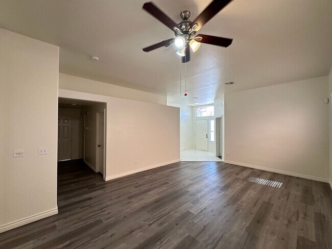 Building Photo - APACHE TRAILS