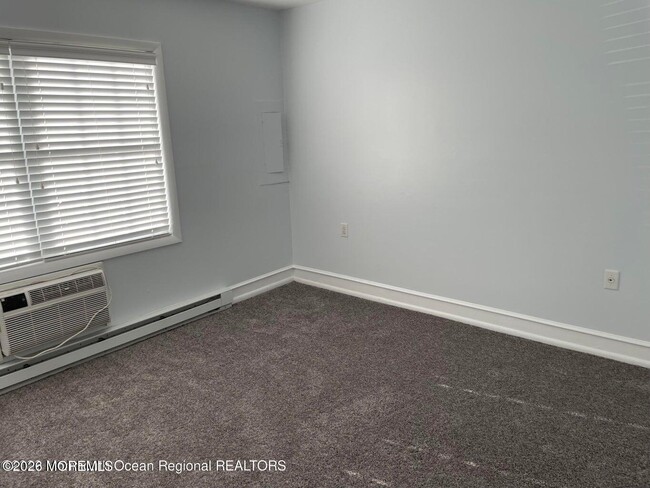 Building Photo - 393 Chesterfield Ct