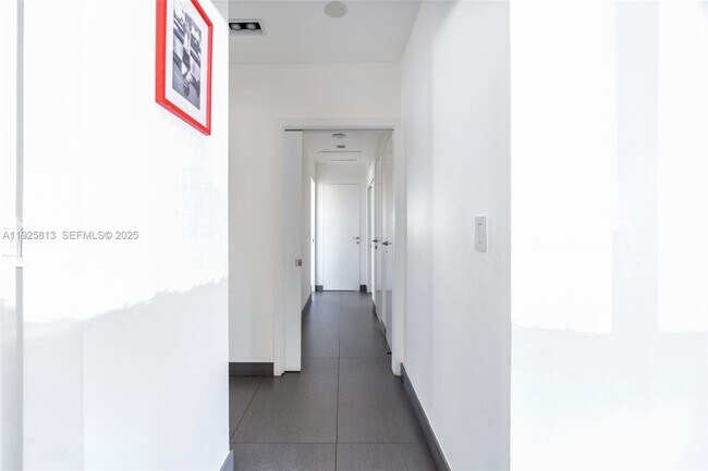 Building Photo - 501 NE 51st St