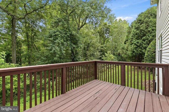 Building Photo - 2009 Creekside Ct