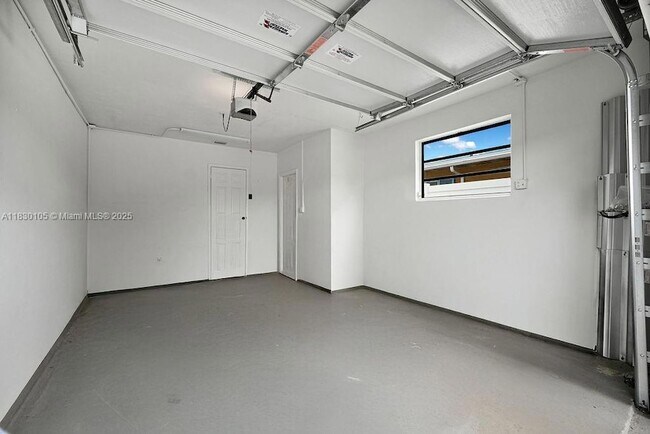 Building Photo - 7710 NW 6th Ct