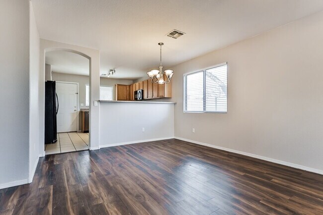 Building Photo - 809 E Rossi Ct