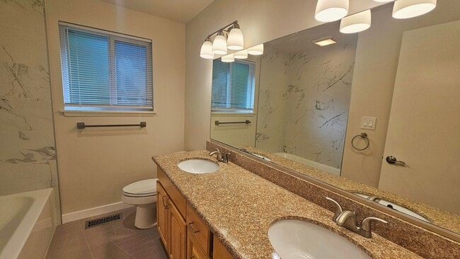 Building Photo - Beautifully Remodeled 3 Bed 2 Bath Rambler...