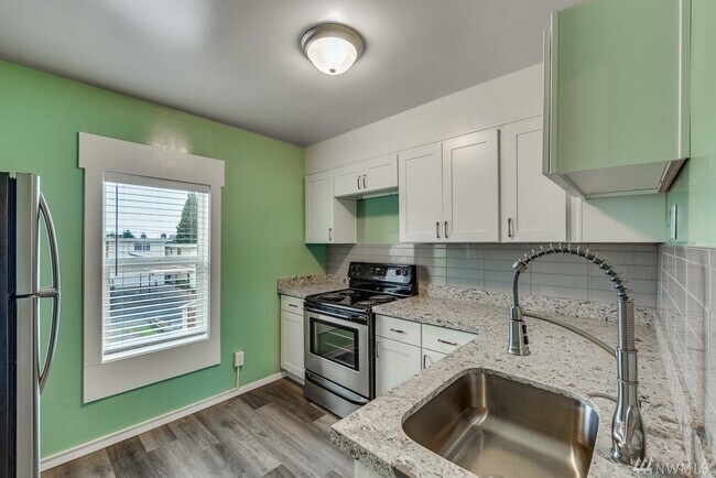 Building Photo - 2112 Wetmore Ave