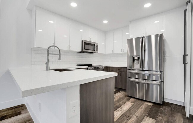 Building Photo - 4143 Palm Bay Cir