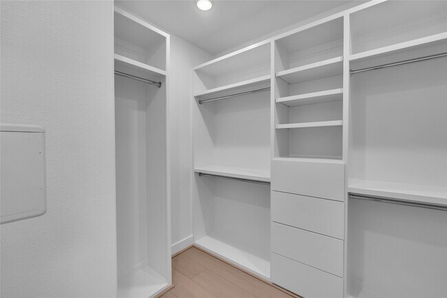 Building Photo - 4320 Avron Dr