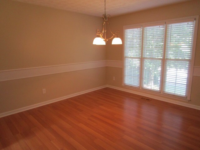 Building Photo - 73 Maplelake Ct