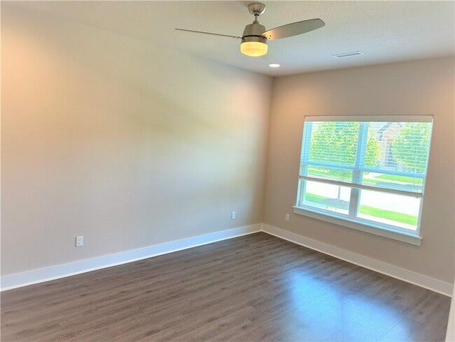 Building Photo - 3462 W Tuscan Rd