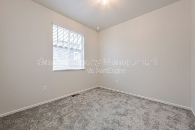 Building Photo - 5358 Routt St