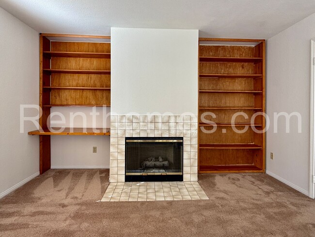 Building Photo - 14265 Marianopolis Way