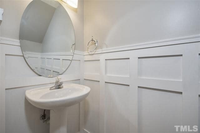 Building Photo - Immaculate Brier Creek Townhome