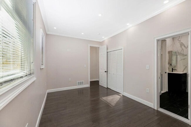 Building Photo - 385 Fairmount Ave