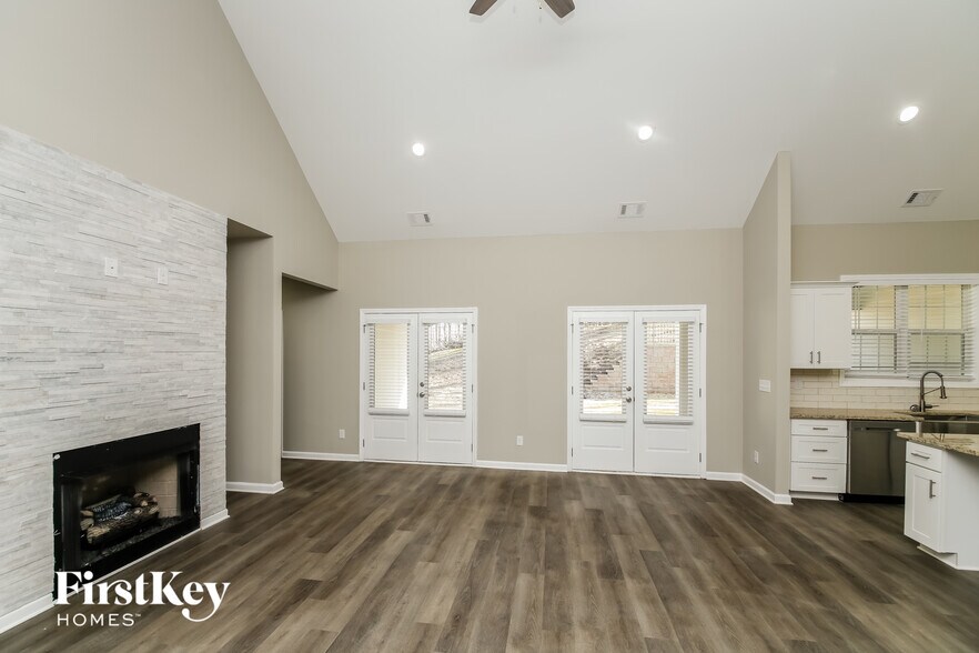 Building Photo - 544 Somersby Dr