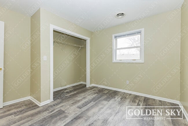 Building Photo - 2109 S Hoyt Ave