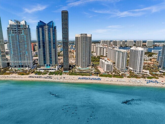 Building Photo - 17201 Collins Ave