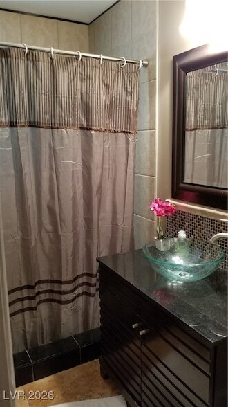 Building Photo - 7015 W El Parque Ave