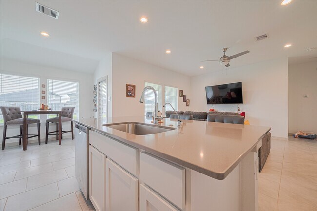 Building Photo - 28910 Yachting Pt Ct