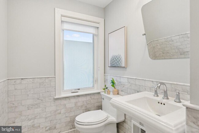 Building Photo - 8091 Red Hook St