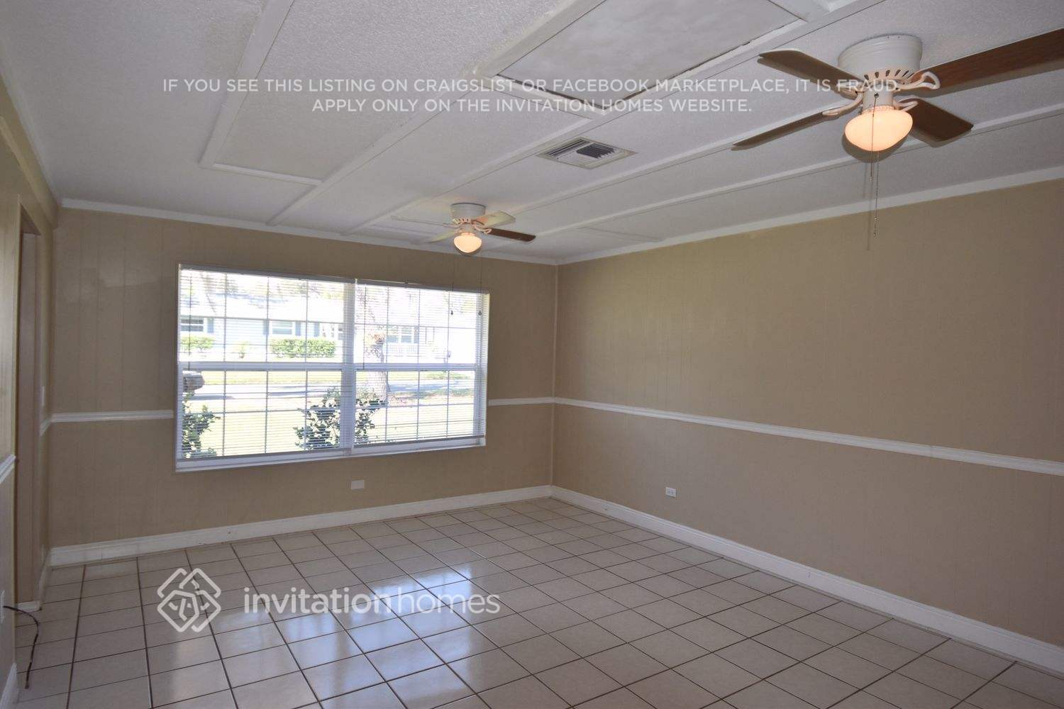 Building Photo - 830 N Sunset Dr