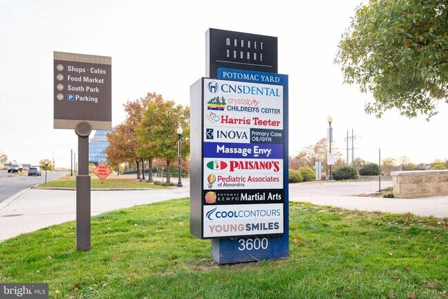 Building Photo - 3600 S Glebe Rd