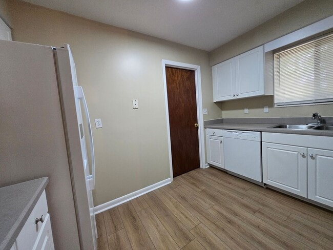 Building Photo - 4402 NW 30th Ter