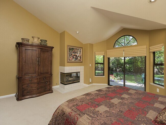 Building Photo - 4 br, 2.5 bath House - 104 Woodranch Circle