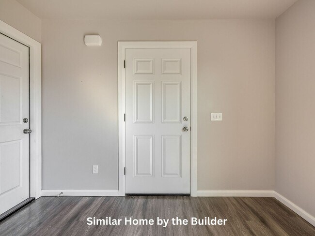 Building Photo - Charming 3-Bed in Yukon - Move-In Ready
