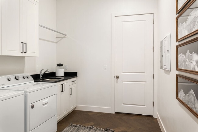 Building Photo - 2946 E Snowberry Dr