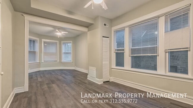 Building Photo - 2132 W Haddon-Unit 2