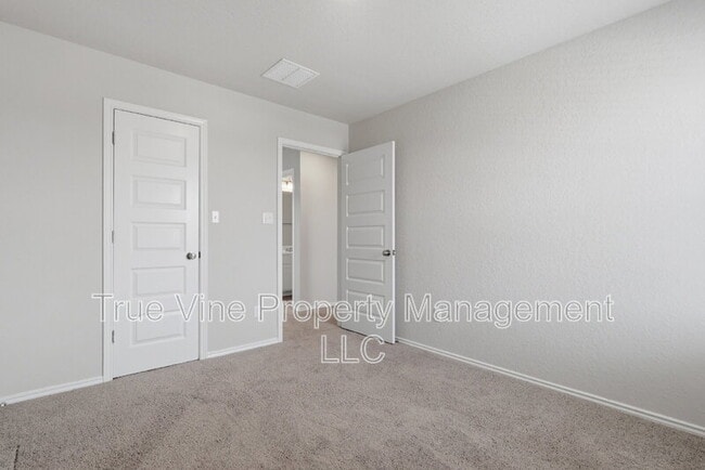 Building Photo - 3434 Hacienda Wy