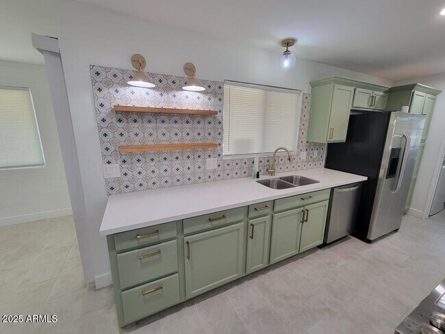 Building Photo - 11832 N Balboa Dr