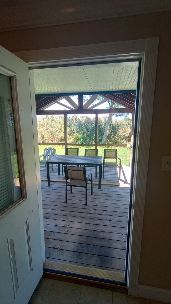 Building Photo - 45 Longfellow Dr