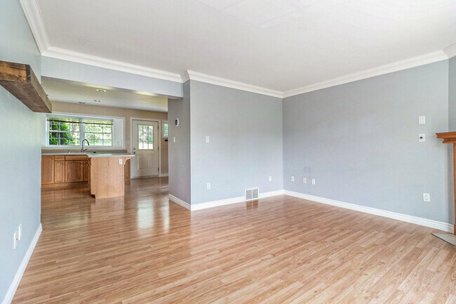Building Photo - 1017 Bluestem Ln