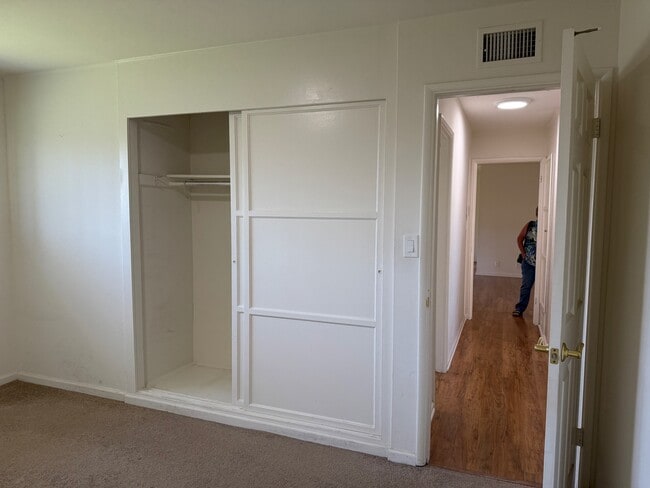 Building Photo - 6302 San Lorenzo Dr