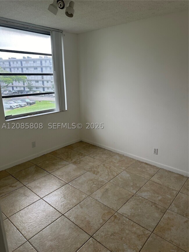 Building Photo - 8730 N Sherman Cir