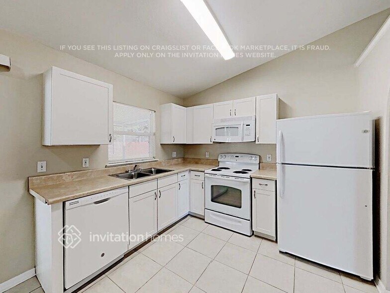 Building Photo - 641 Stevelynn Cir