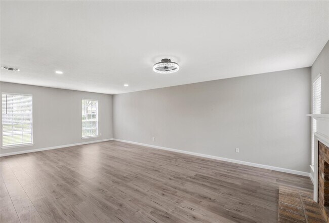Building Photo - 4523 Waterfall Way