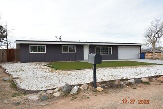 Building Photo - Modern Living in California City
