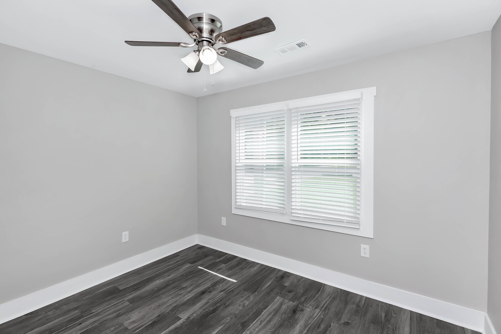 Building Photo - 908 Fairway Dr NW