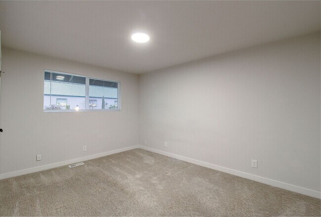 Building Photo - Midvale