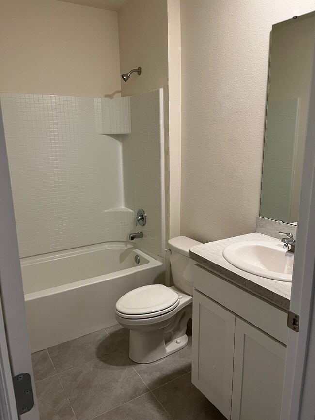 Building Photo - 2917 Canary Ln