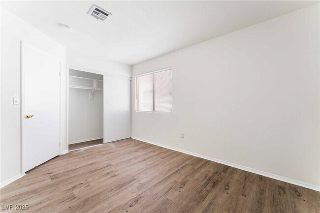 Building Photo - 4104 N Compass Rose Way