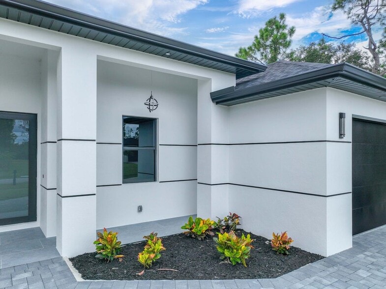 Building Photo - 2504 23rd St W