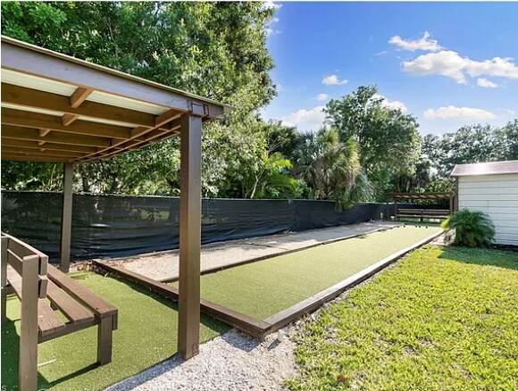 Building Photo - 1024 Manatee Rd