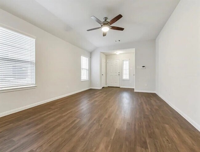 Building Photo - 5411 James Michael Dr