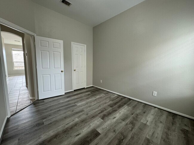 Building Photo - 13196 Miller Ln