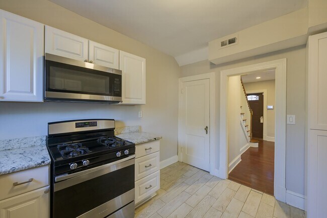 Building Photo - Modern End-Unit Townhome with Garage + Outdoor Space in SE DC