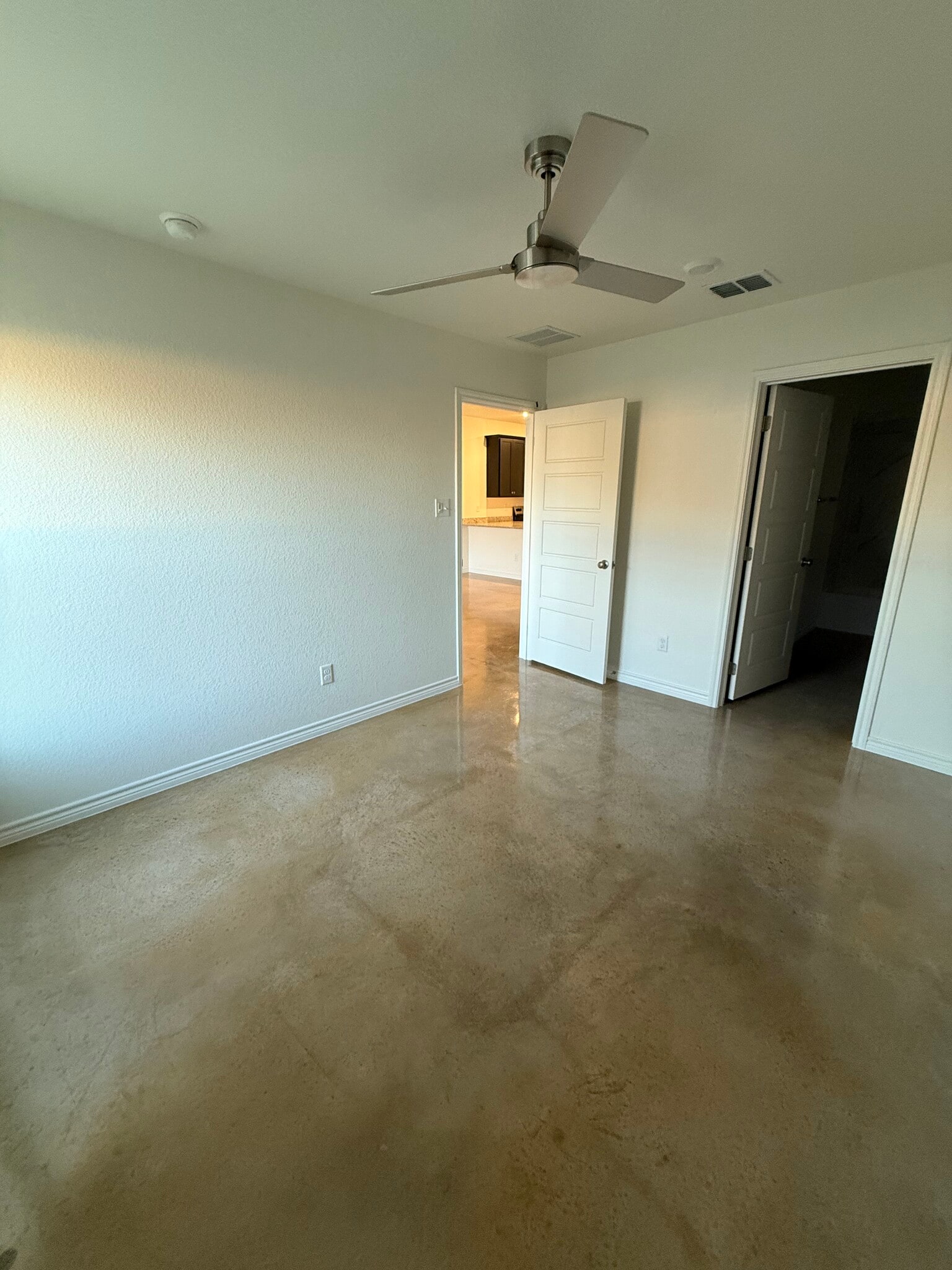 master bedroom - 1165 Lindsey Dr