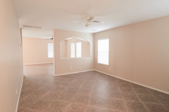 Building Photo - Charming 4 Bed 2.5 Bath Buckeye Home