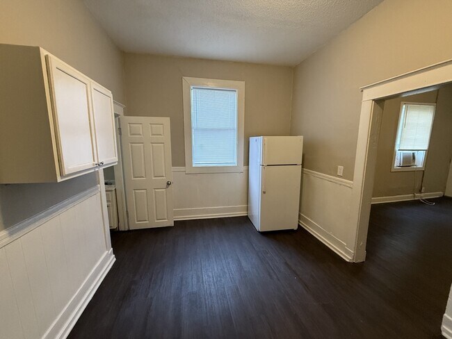 Building Photo - 852 Ioka Ave